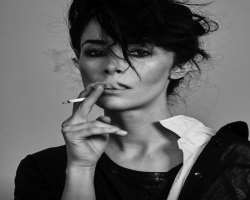 Abigail Spencer smoking